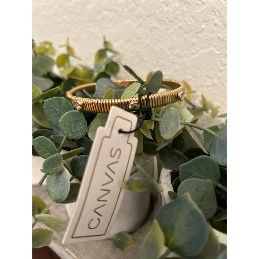 Canvas brand gold-tone bracelet featuring a ribbed design NWT